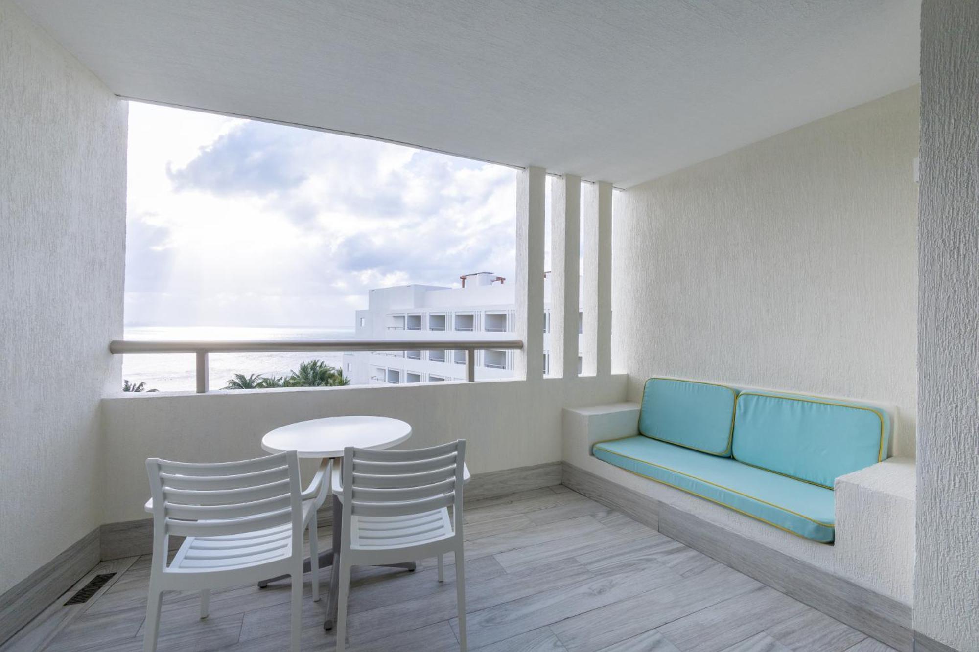 Junior Suite 1 King